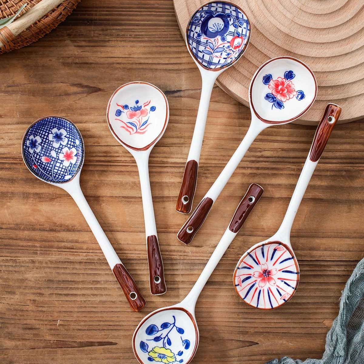 Set of ceramic soup spoons - 6 long-handled Japanese spoons - Easy-to-hold utensils for ramen, wonton, and miso soup - Elegant spoons for noodles and dumplings — image 3