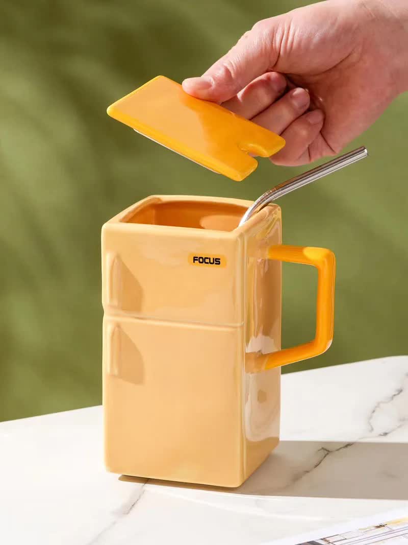 Yellow Creative Retro Refrigerator Ceramic Mug with Lid and Straw - 550ml Coffee Cup - Unique Gift for Couples or Office Use โ image 4