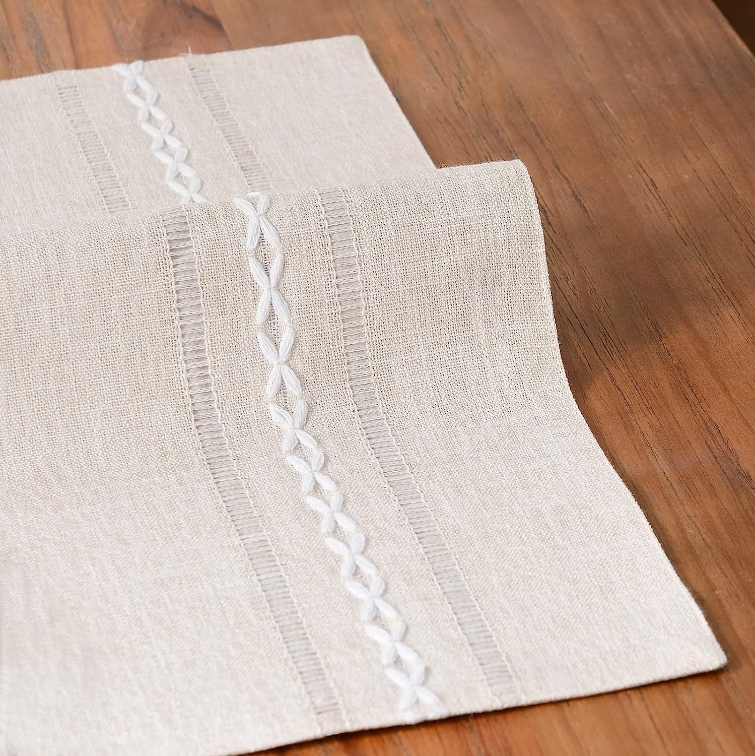 4 Pcs White Woven Placemats - Heat Resistant Kitchen Table Mats, Coffee Tea Cup Coasters, Linen Blend Dining Decor — image 6