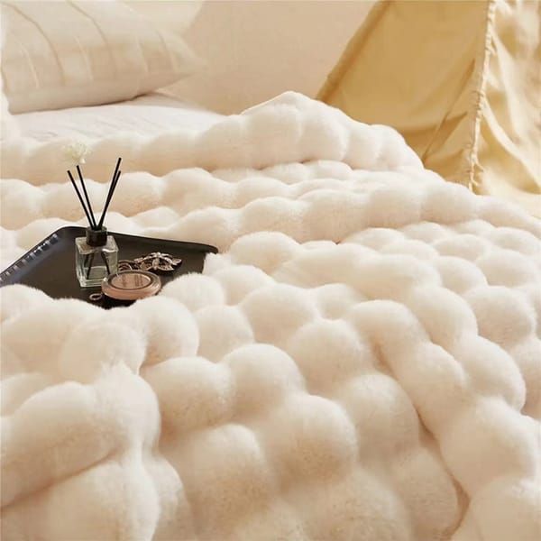 White Luxury Toscana Fleece Rabbit Fur Bubble Blanket, Double-Sided Plush King Size Bedding Set (180x200 cm) — image 2