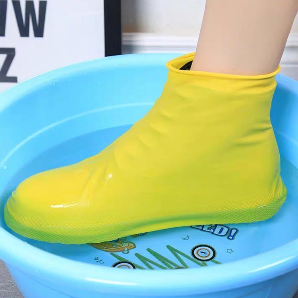 Overshoes - 1 Pair - Waterproof Silicone Overshoes - Reusable, Non-slip, Suitable for Outdoor Activities (Black - Size M) โ image 3