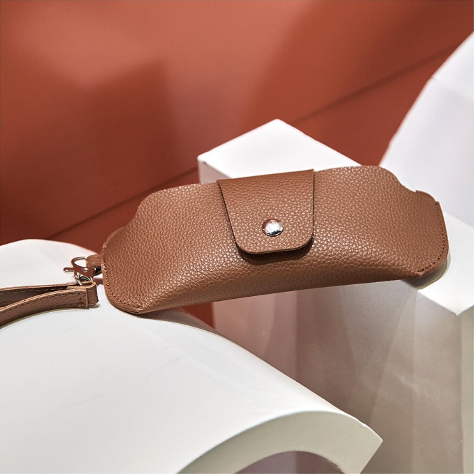 Glasses Case Glasses Protective Case Portable Double-Sided Leather Mirror Clip Hanger Glasses Bag Sunglasses Bag — image 5