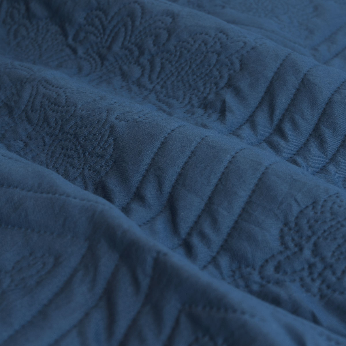Ardor Eddison Cornflower Light Quilted Embossed Quilt Cover Set Queen โ image 4