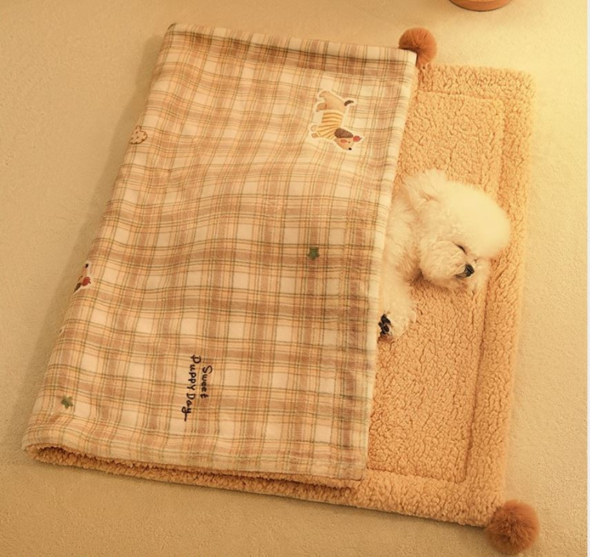Plaid Apple Premium Soft Fleece Dog Bed Mat/Quilt (S Size 50 × 35 CM) - All-Season Reversible Warm Cat Nap Pad — image 2