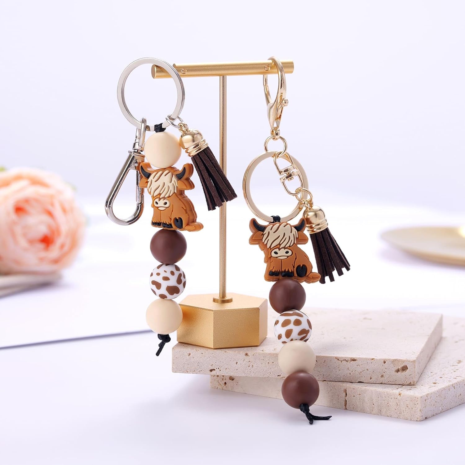 Kvekstio Cute Highland Cow Keychain, 2 Pack Farm Animal Cow Print Silicone Bead Key Ring with Tassel Gift for Women Men, Farmhouse Country Style Purse Bag