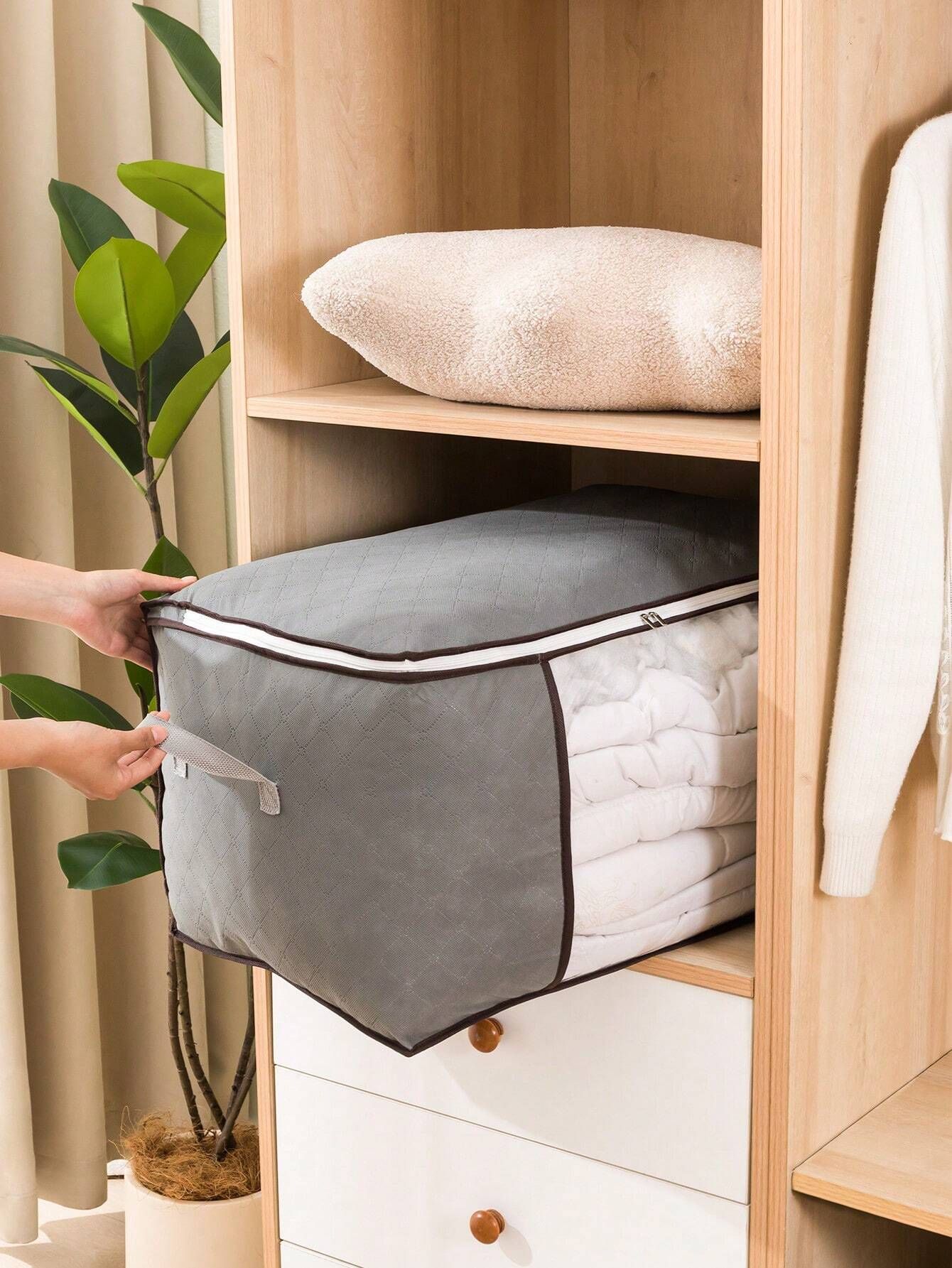 1Pc Large Capacity Non Woven Quilt Storage Bag Travel Moving Packing Bag For Clothes Luggage Seasonal Storage Organization Home Bedroom Christmas Decor Gift — image 3