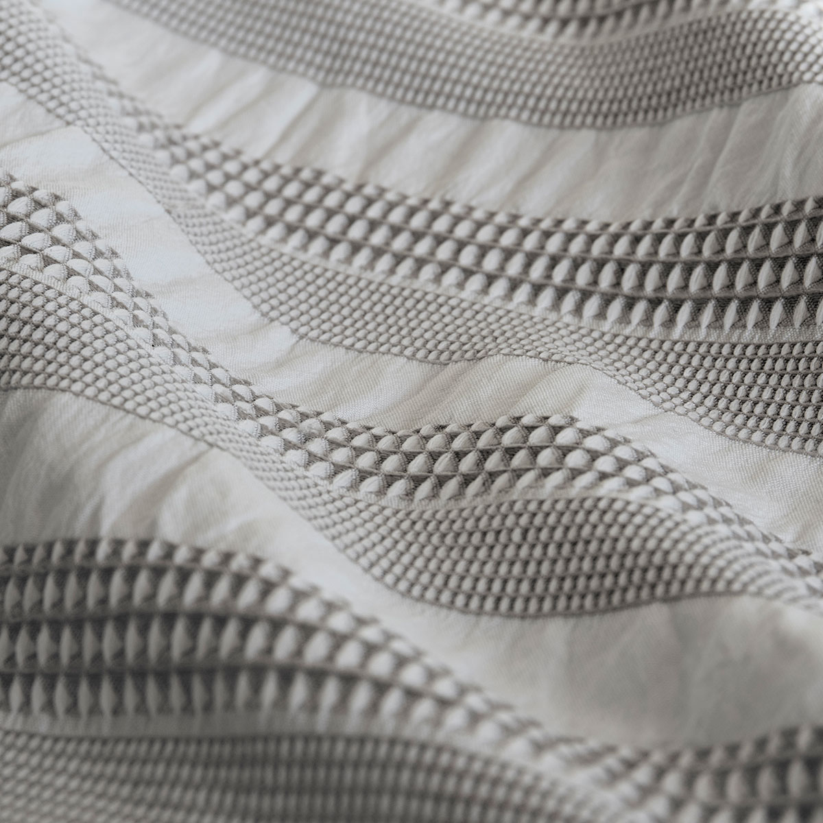 Ardor Cove Charcoal Seersucker Waffle Quilt Cover Set Queen — image 3