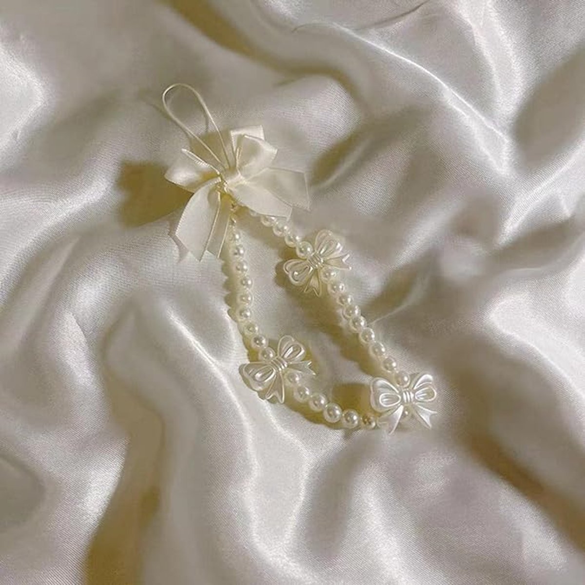 Phone pendant - cute phone chain - aesthetic heart-shaped pearl cord ornament — image 5