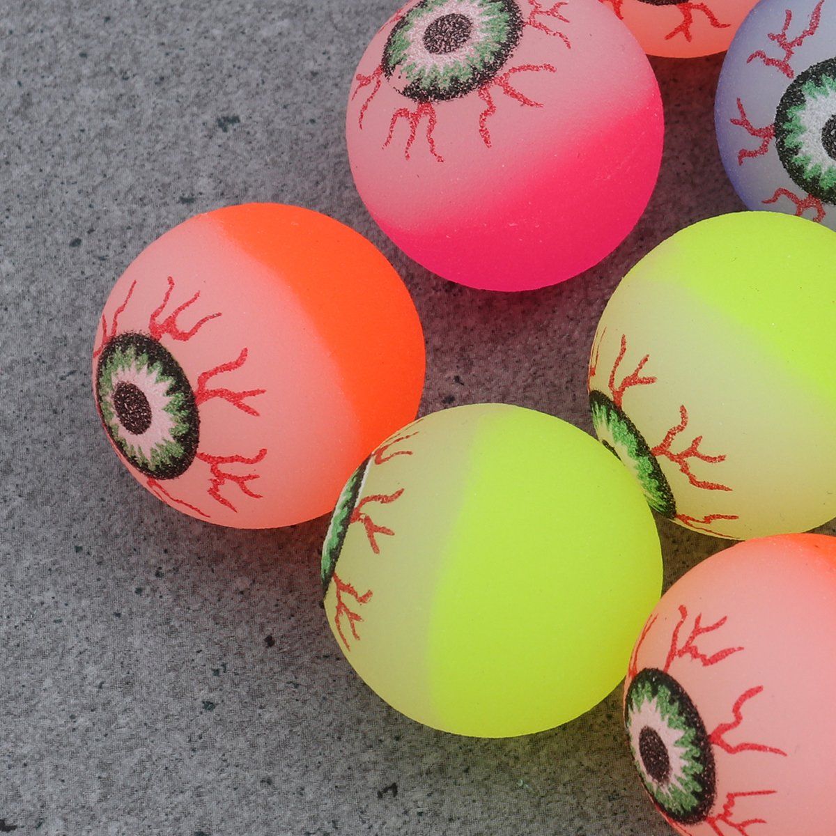 10pcs Halloween Eyeballs, Glow in The Dark, 30mm Scary Bouncy Balls Halloween Bouncy Balls Toy (Random Color) — image 5