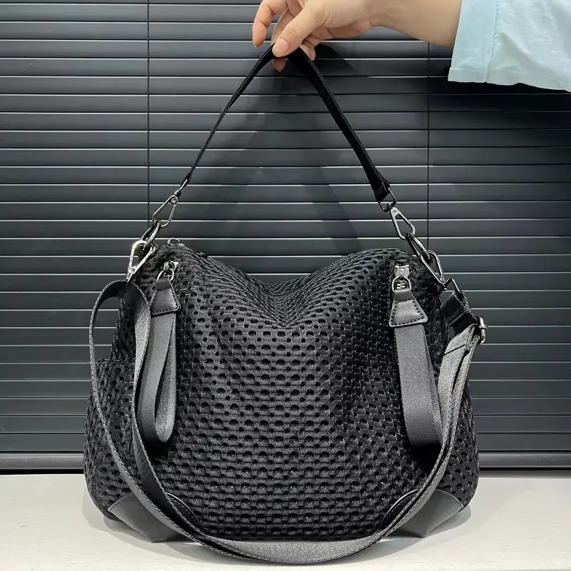 Women's fashionable mesh-paneled crossbody bag, large-capacity lightweight mesh travel vacation sports bag