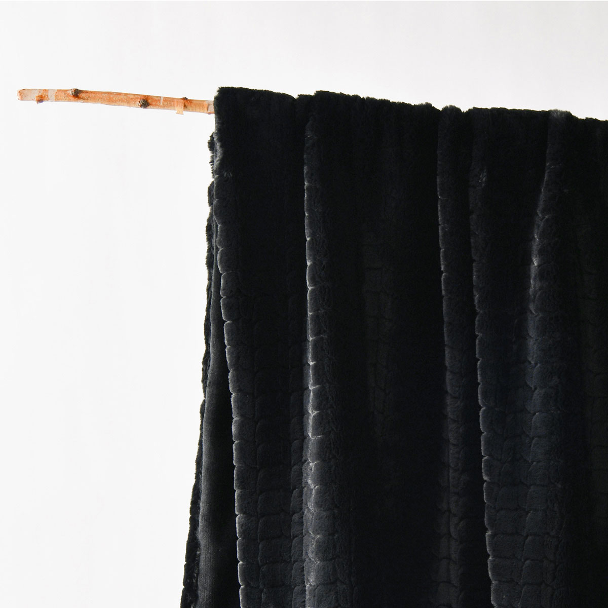 Bianca Tambar Black Faux Fur Throw Rug 130 x 170 cm — image 3