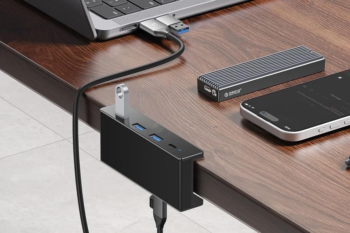 USB Hub 3.0 Aluminum 4-Port USB Adapter with 3 USB-A Data Ports for Monitors Desks - Black โ image 2