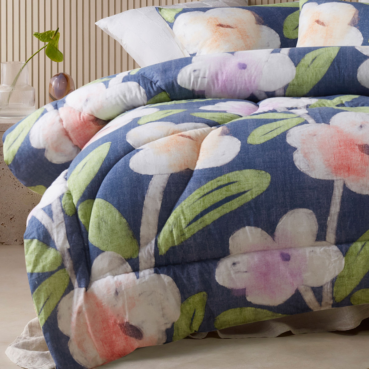 Accessorize Bella Blue Floral 3 Piece Comforter Set King โ image 3