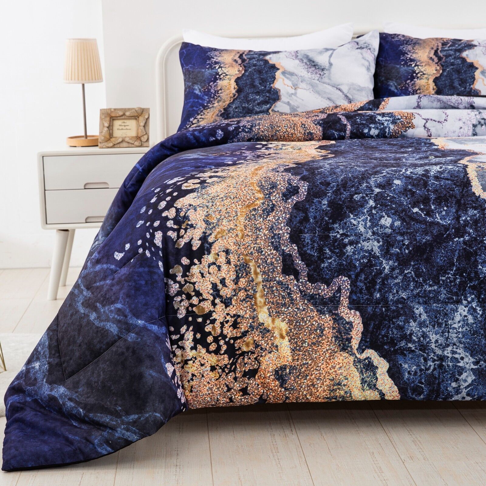 Blue Marble Comforter Set, King Size, Retro Watercolor 3-Piece Bedding Ensemble — image 3