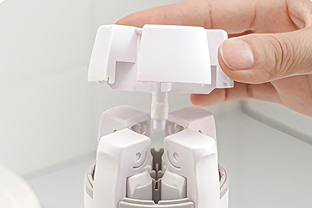4 in 1 Travel Dispenser with 30ml Travel Bottles for Shampoo Lotion - White — image 6