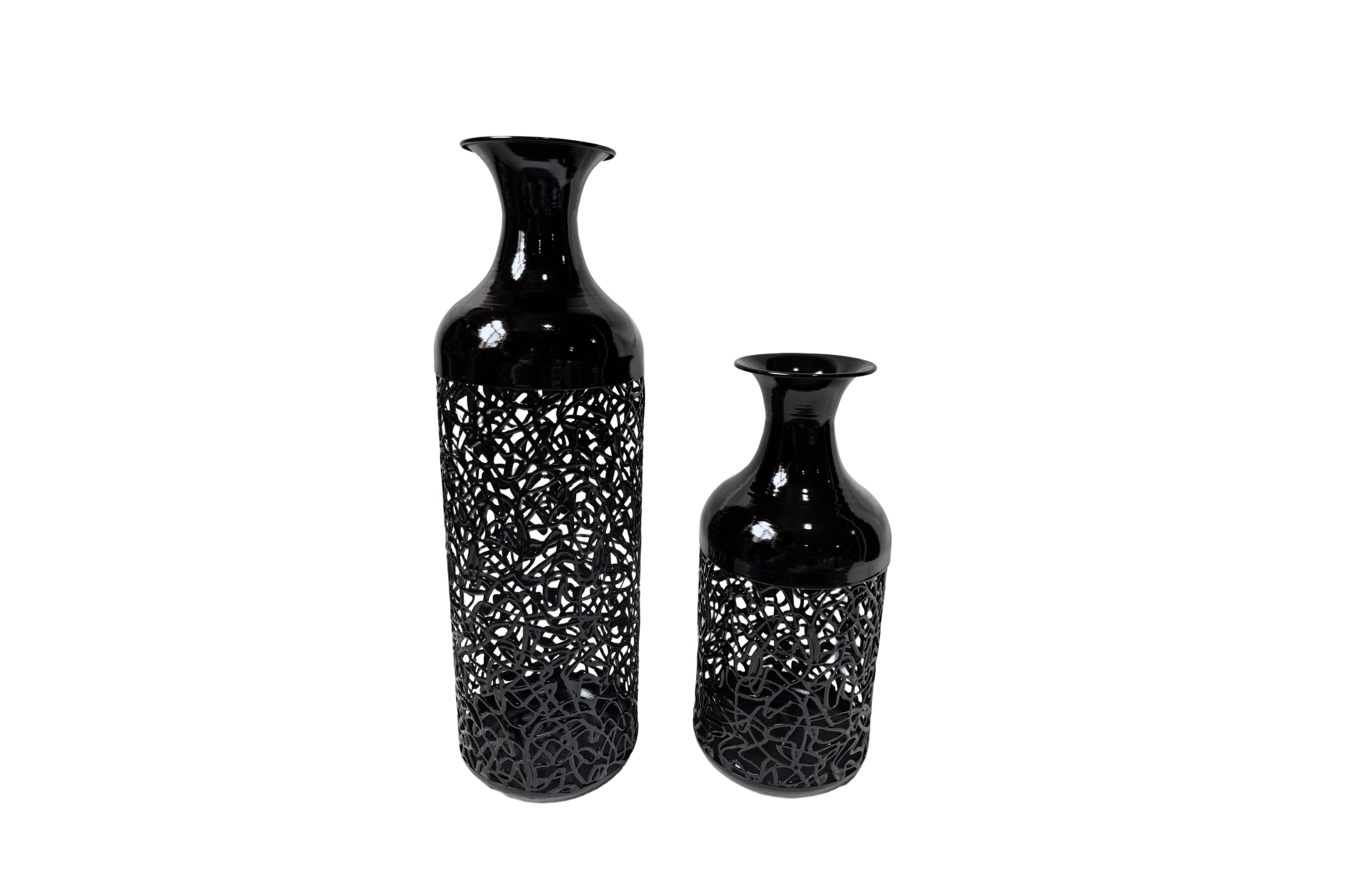 Maya Vase - Small - Black