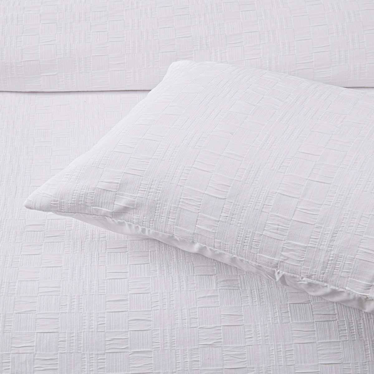 Bianca Cosmo White Soft Chenille Geometric Quilt Cover Set Queen — image 5
