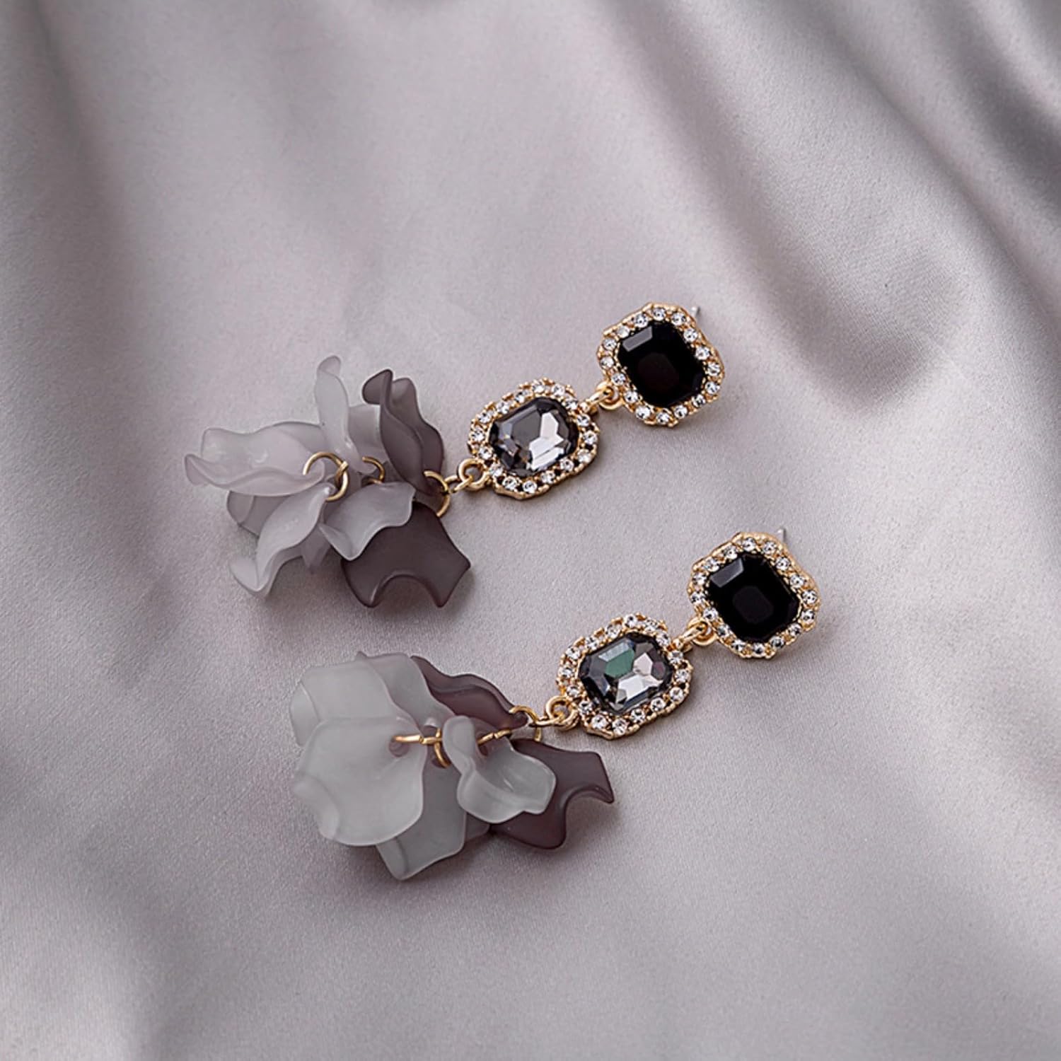 Vintage Acrylic Black Rose Petal Earrings for Women,Dangle Exaggerated Flower Earrings Statement Floral Tassel Earrings Valentine's Day Gift — image 4