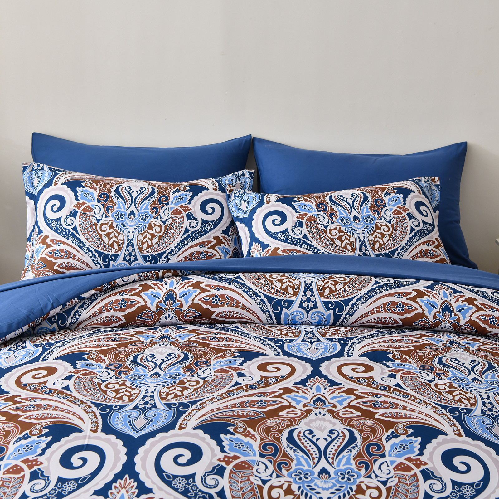 Floral Stripes Comforter Set, King Size, Elegant 3-Piece Bedding with Pillowcases โ image 5