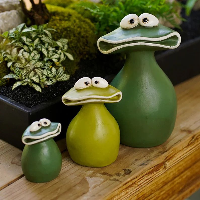 Garden Decorations, Big Mouth Frog Family of Three Waterproof Resin Garden Statue Decoration Outdoor/Indoor — image 4