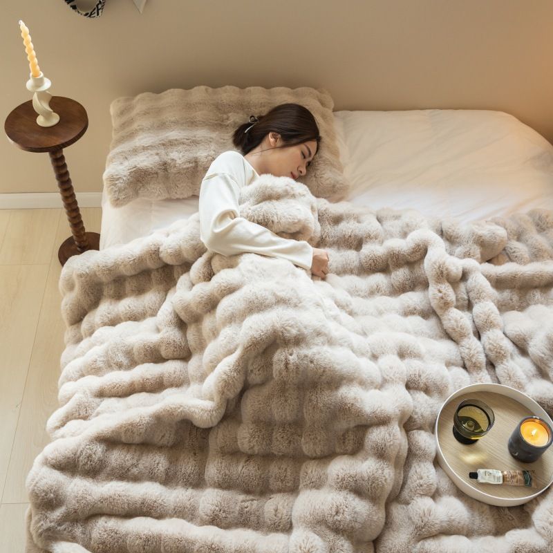 Velvet Blanket Polyester 180x200cm Creamy White Meters camel 200*230cm — image 2