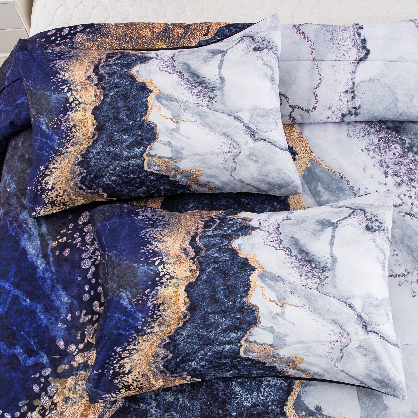 Blue Marble Comforter Set, King Size, Retro Watercolor 3-Piece Bedding Ensemble — image 6