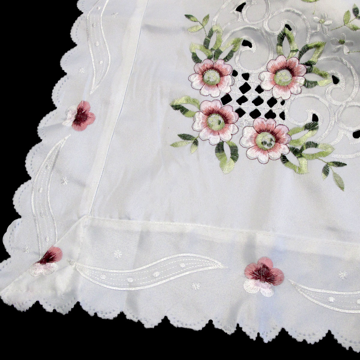 Anya Flowers White Embroidered Cutout Rectangular Tablecloth 152 × 228 cm — image 3