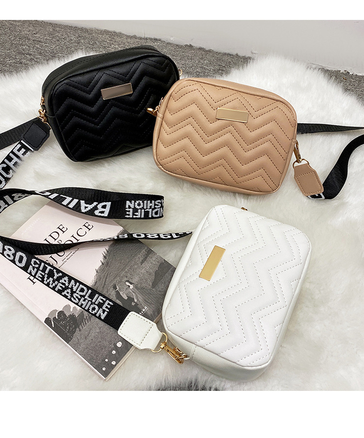 Women's White Quilted Crossbody Bag Small PU Leather Shoulder Purse with Wide Patterned Strap Ideal for Travel and Daily Use โ image 2