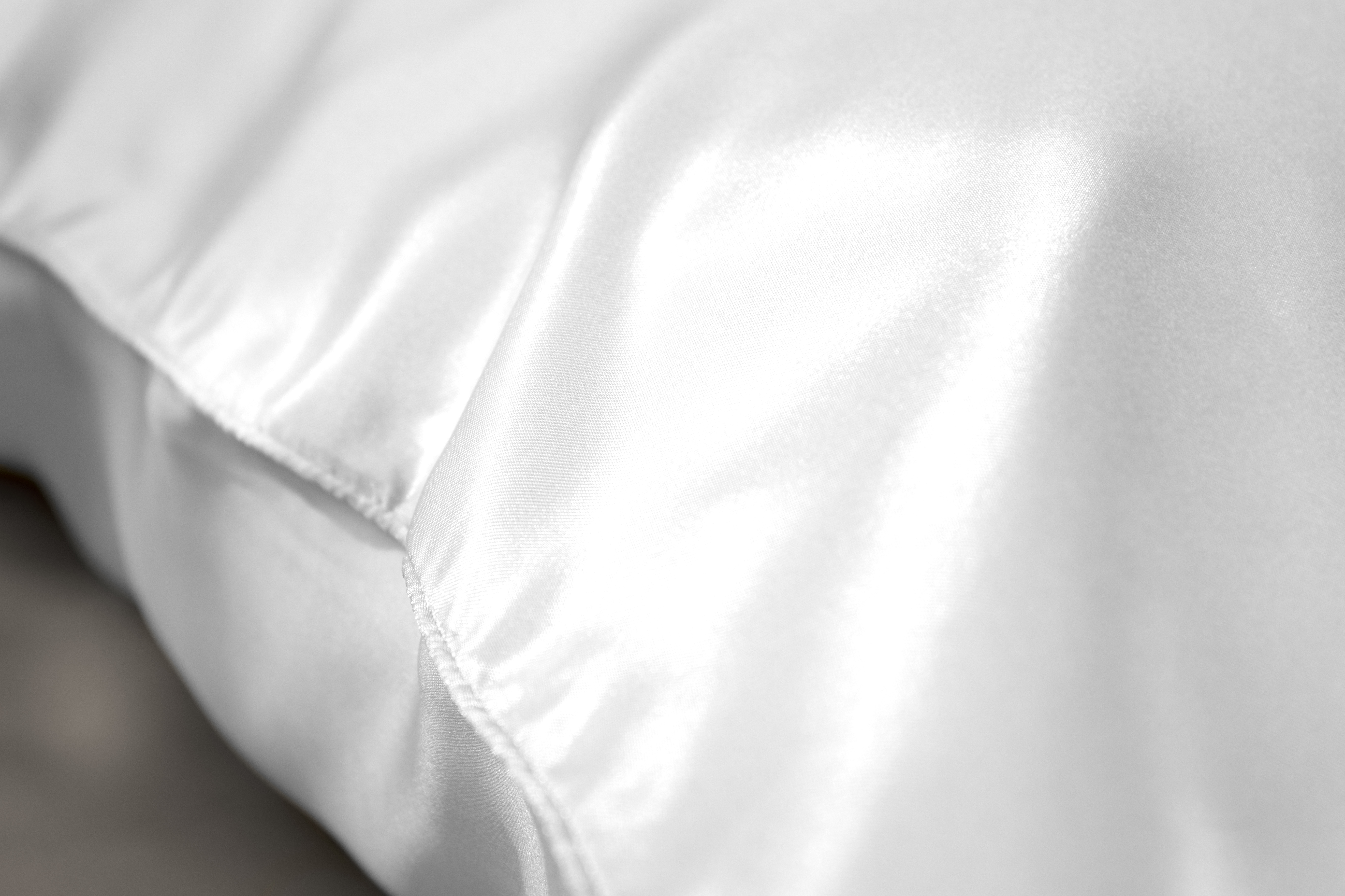 White SILK PILLOWCASE - 51 × 76CM — image 3