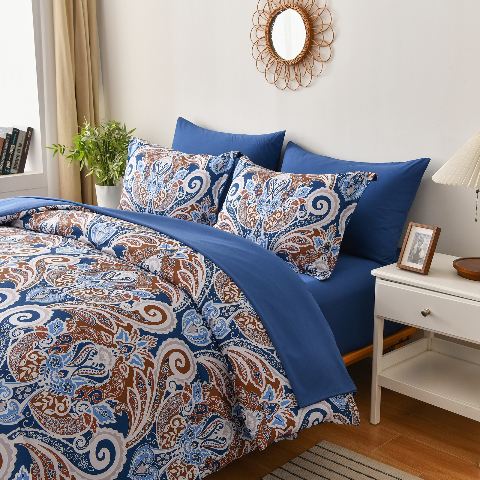 Floral Stripes Comforter Set, King Size, Elegant 3-Piece Bedding with Pillowcases โ image 3
