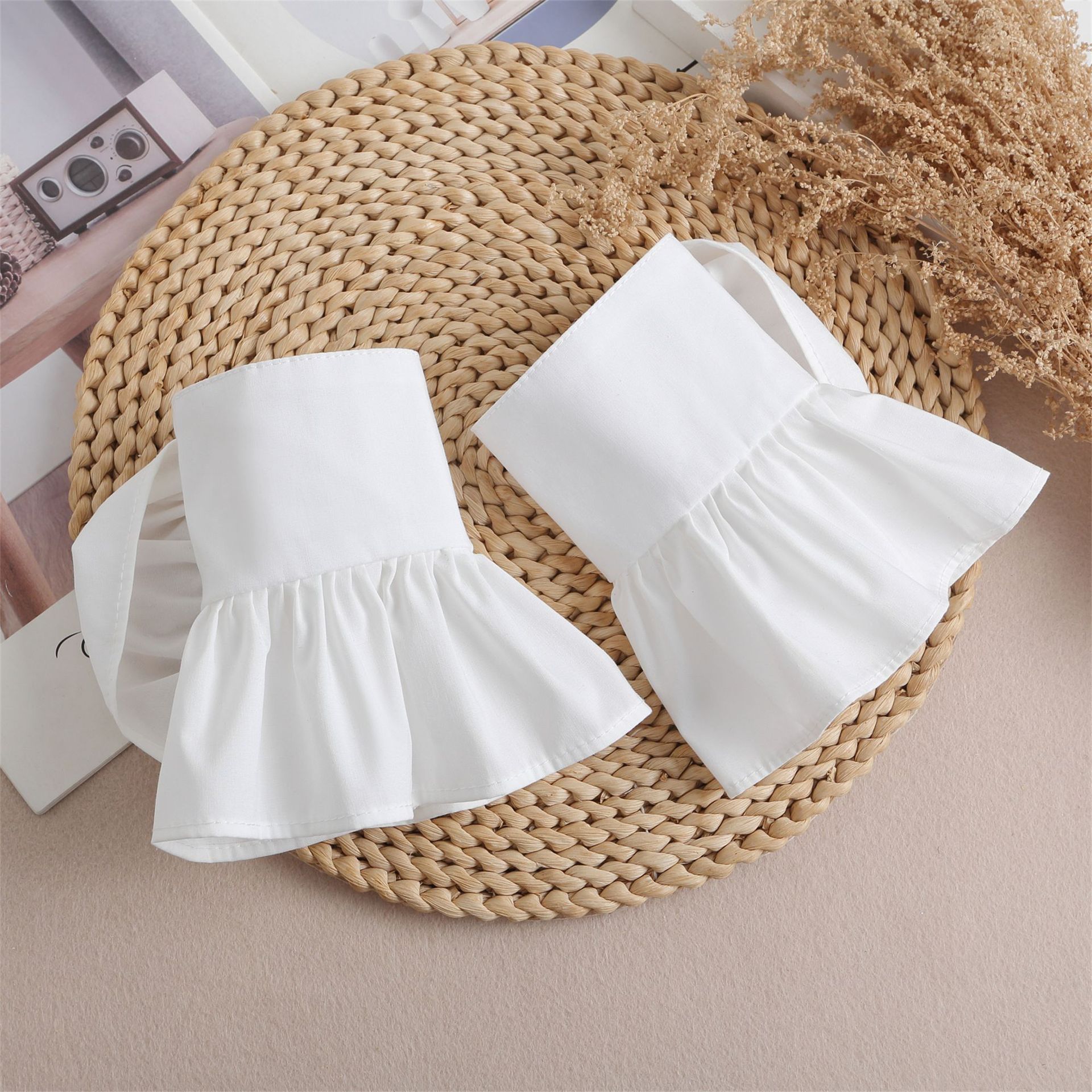 2 pairs Fake sleeve cuffs, lotus leaf layered cuffs, women's detachable fake sleeve cuffs, pleated long sleeved shirt cuffs, gloves(White) — image 3