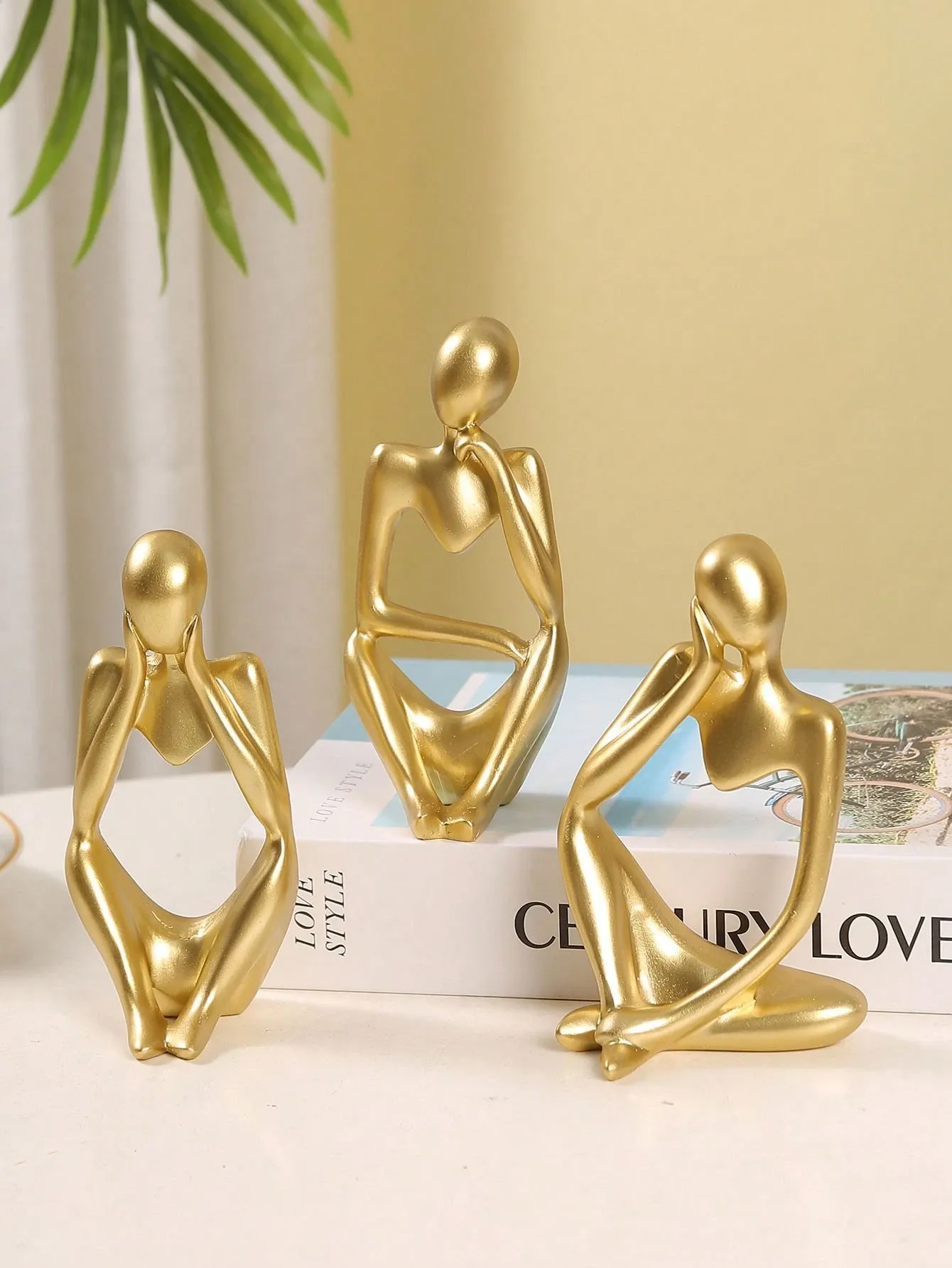 1pcs Thinking Pose Figurines Room Decor Bedroom Decor Gold Perfect Valentine's Day Gift — image 2