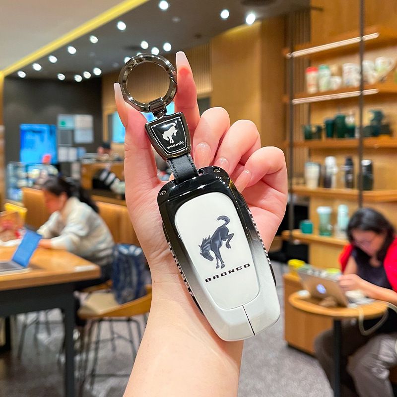 Fragrant car island Jiangling Liema Key Case 3 Button Standard 4-key gradient black and white single bag + black leather rope buckle — image 2