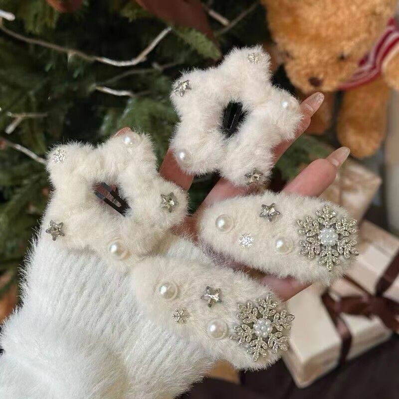 Snowflake Plush BB Hair Clips, 2 Pcs, Exquisite Pearl Bow Detail Hair Pins, Christmas & Halloween Themed Atmosphere Hair Accessory, Ideal Holiday Stocking — image 3