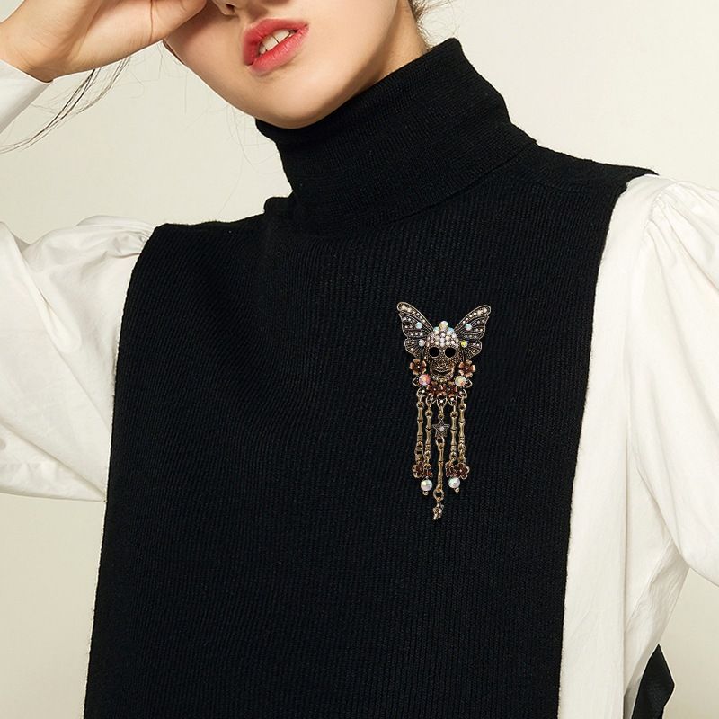 Gothic Skull Butterfly Brooch with Tassel - Vintage Rhinestone Skeleton Pin with Dangling Charms, Dark Aesthetic Statement Badge for Coat Sweater, 11.3cm โ image 2