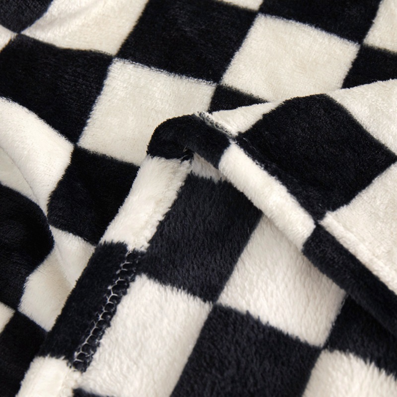 Coffee-colored and white checkered pattern Double-Sided Fleece Blanket – 150×200cm Machine Washable, No-Shedding Flannel Throw for Bed, Sofa & Air Conditioning — image 4