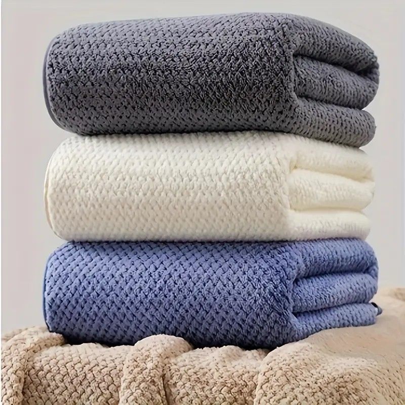 Modern Pineapple Grid Design Ultra-Soft Coral Fleece Bath Towel|90x170cm Extra Thick Strong Absorption, Suitable for Bathroom, Gym, Hotel, and Home Use.(GREEN) — image 5