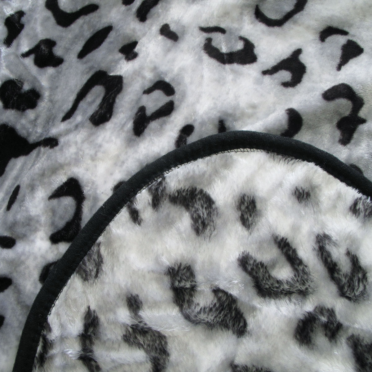 375gsm 1 Ply Animal Print Faux Mink Blanket Queen 200x240 cm Snow Leopard โ image 2