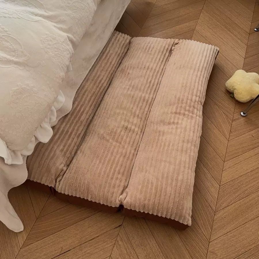 Luxuriously Soft and Thick Pet Sleeping Mat, Removable Washable Cover with Waterproof Non-Slip Base — image 4