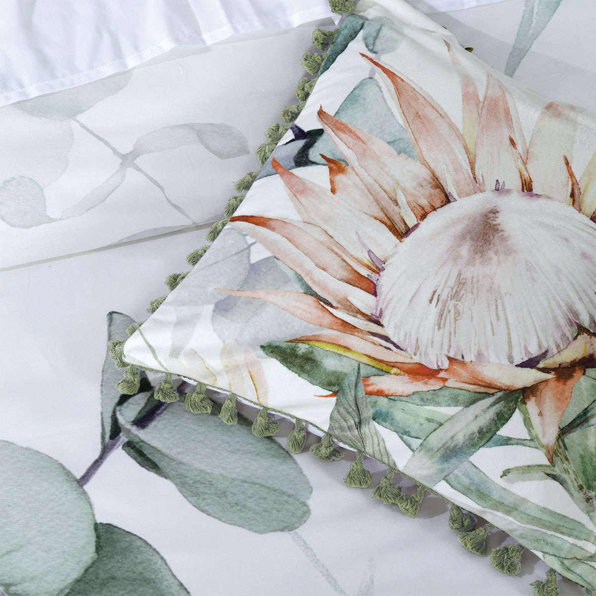 Bianca Helensvale White Floral Cotton Sateen Quilt Cover Set King โ image 4