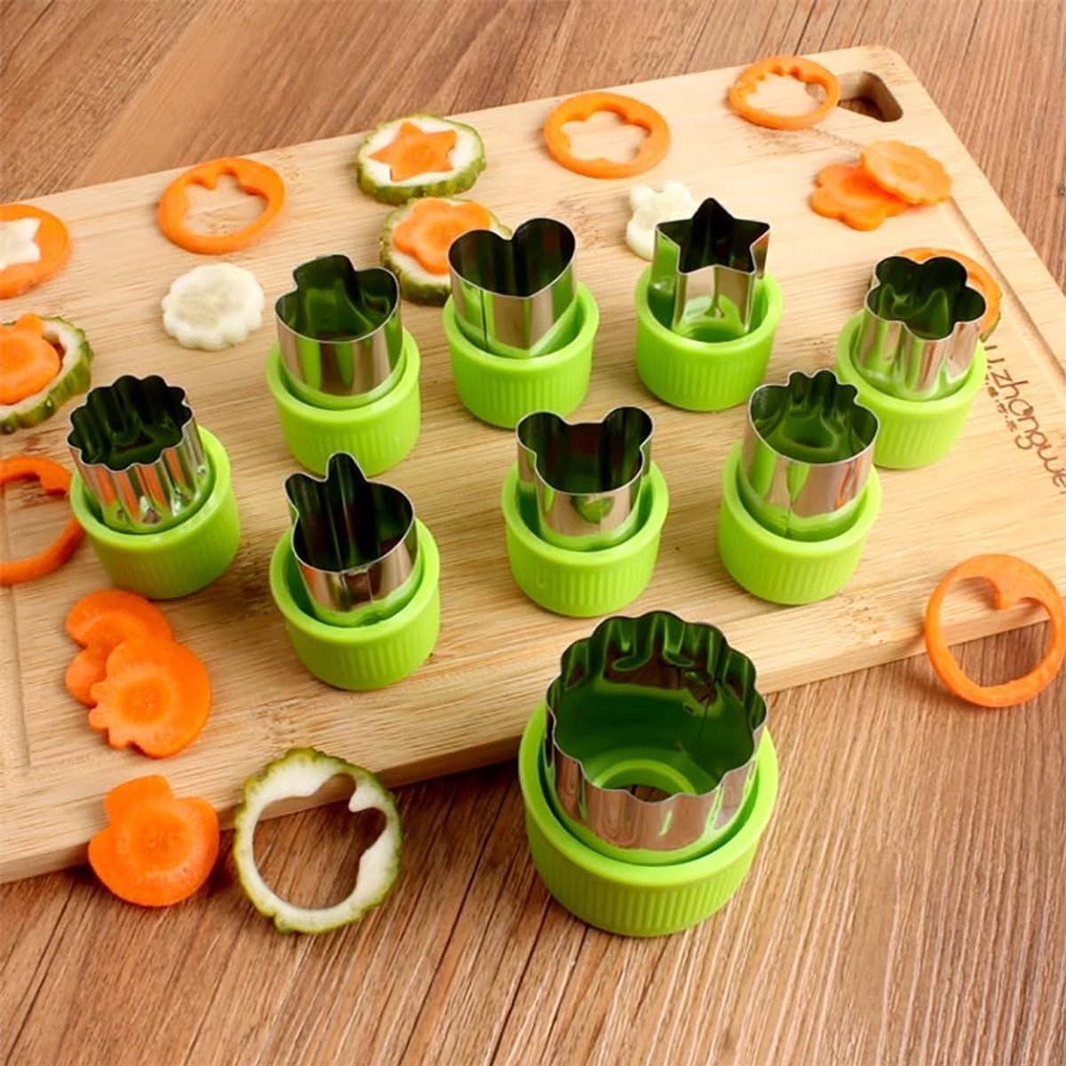 9-piece stamp set with fruit and vegetable cutter - Love heart, star, flower, and animal shapes - Creative mold - for baking, children's lunch, and decorating — image 4