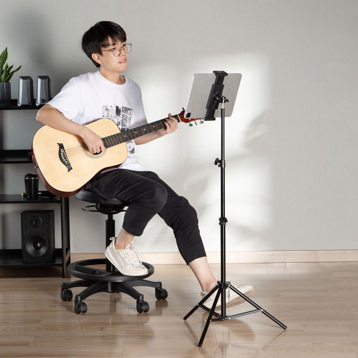 activiva Universal Tablet and Smartphone Tripod โ image 6
