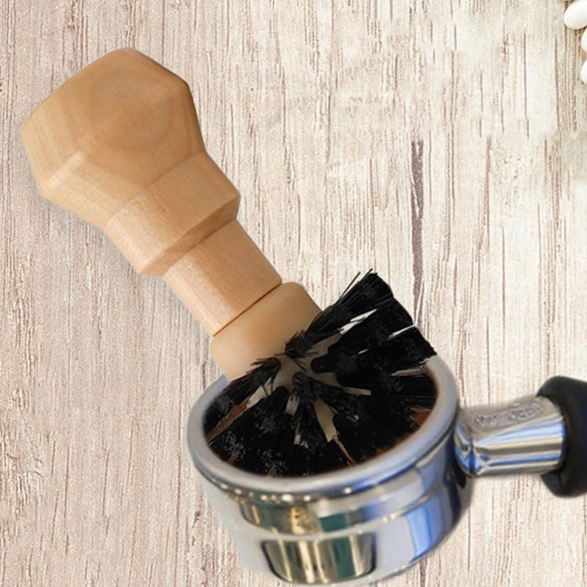 Coffee Brush - Cleaning Brush - Wood - PP - Filter Basket Portafilter Cleaning Brush - Barista Accessories - Suitable for coffee filters with a diameter of 58 mm - 6 * 10.2 cm - Light Brown