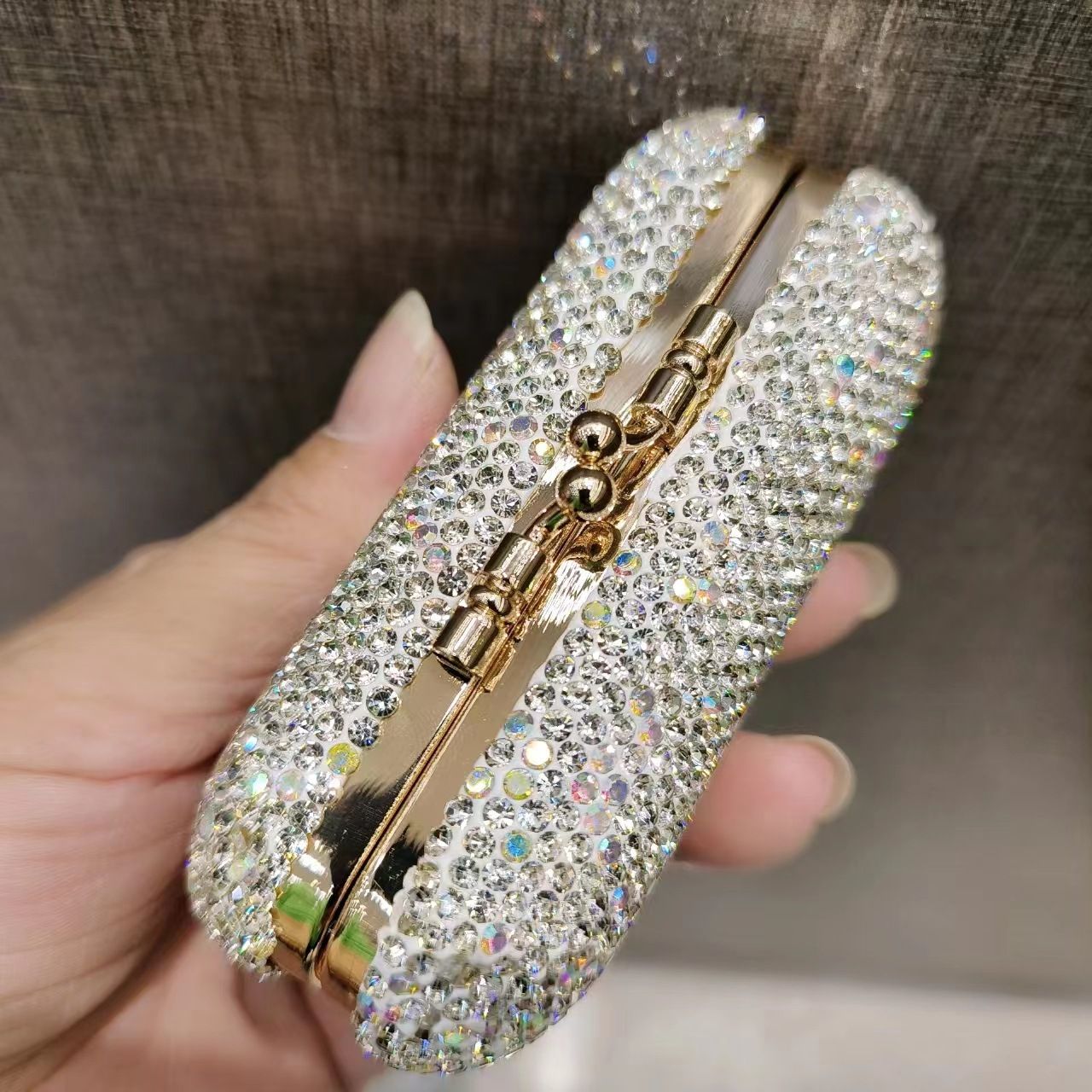 Lipstick protective case with mirror, portable sparkling cosmetics storage rack with lid storage box (gold accessory, white)