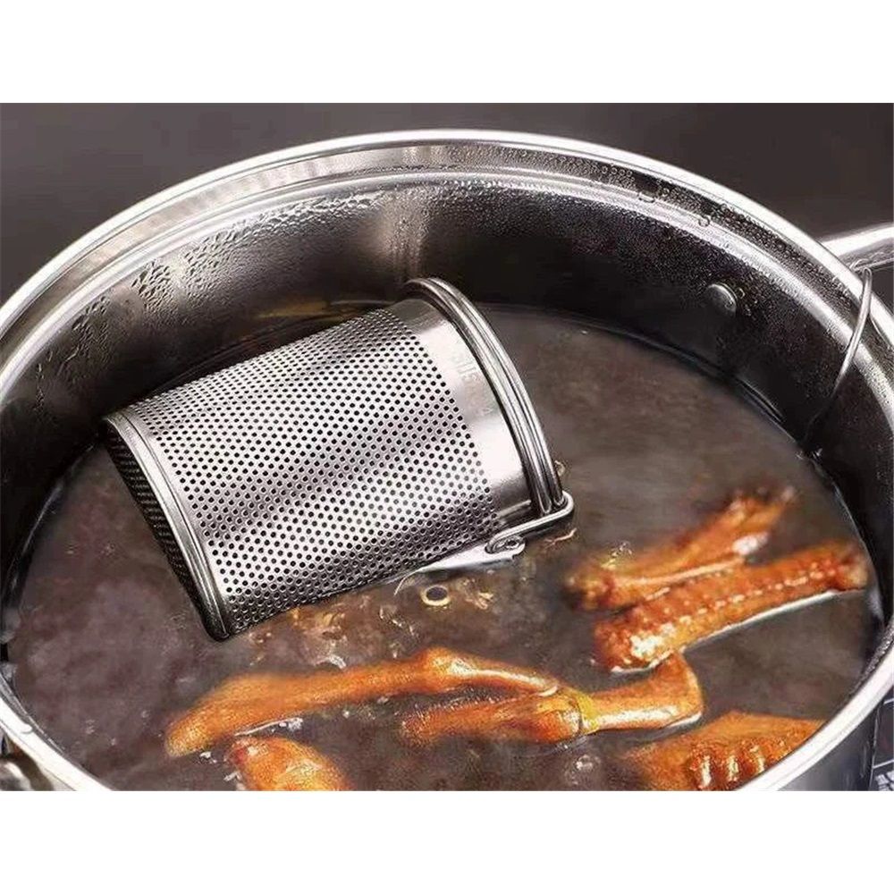 Stainless Steel Spice Infuser Basket with Chain Hook, Extra Fine Mesh Soup Strainer for Cooking, Seasoning, and Brewing Tea,（8*9cm）