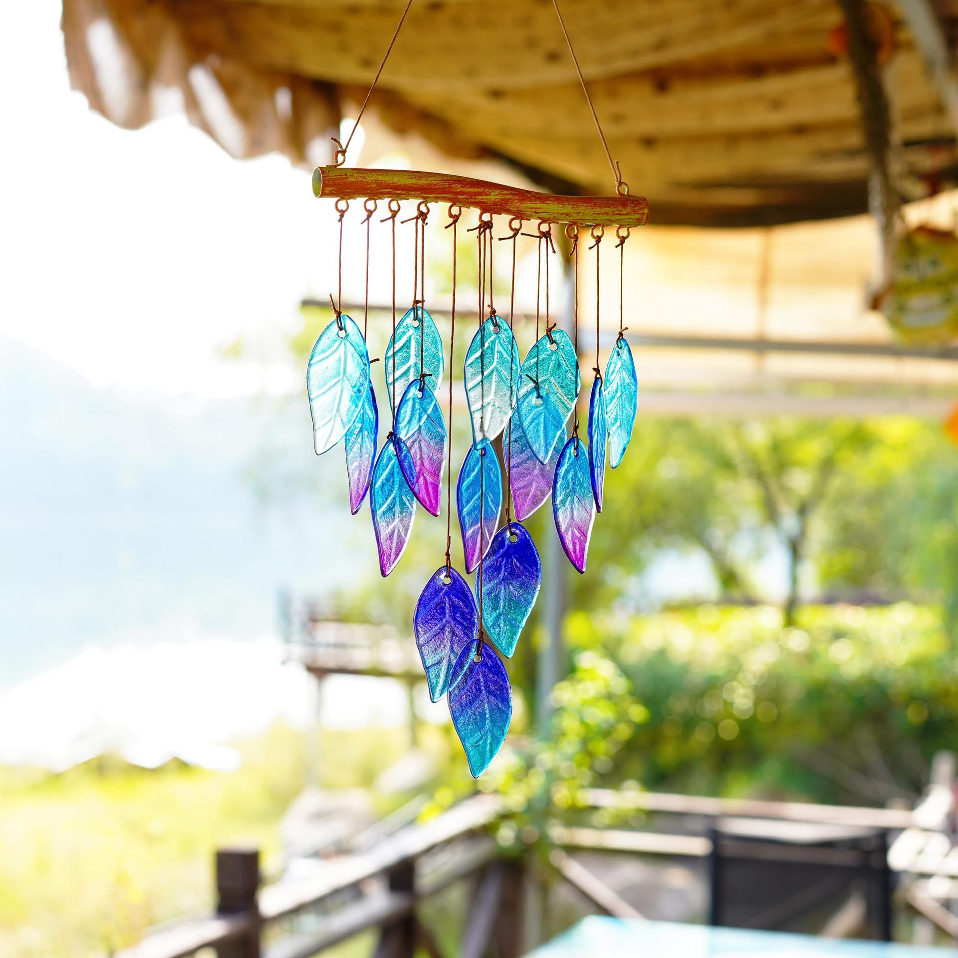 Outdoor wind chimes, colored glass leaf wind chimes, indoor and outdoor hanging decorations, garden wind chimes, windows, courtyard, backyard decorations