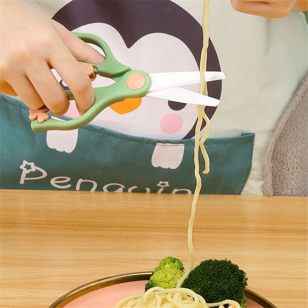 2pcs Safe stainless steel scissors for toddlers with safety lock and suitcase, the best scissors for cutting children's food, portable and healthy baby assistant (pink+Green)