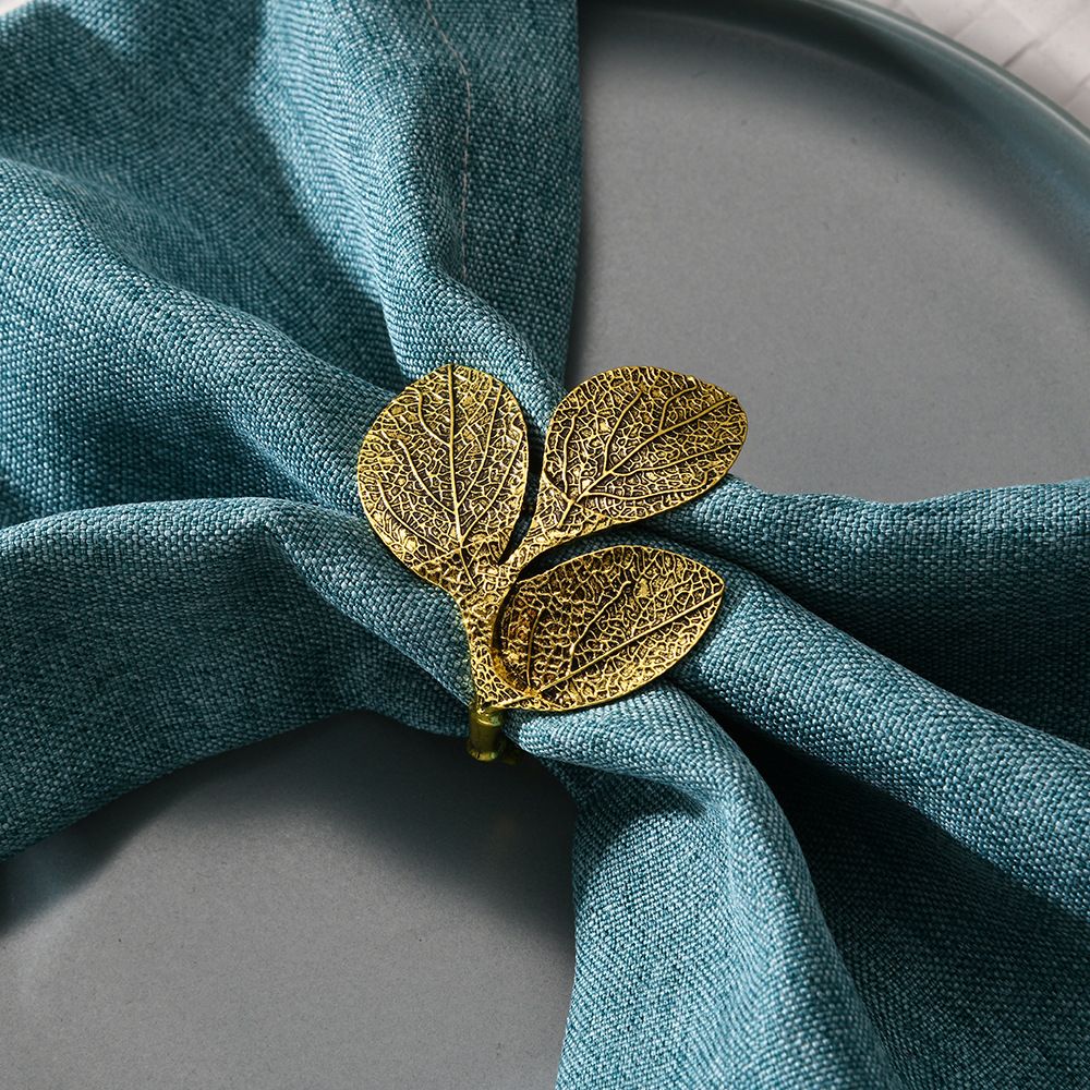 Gold  Napkin Rings - Set of 6 Natural Metal  Leaves Napkin Holders for Wedding Party and Daily Use, a Beautiful complement to Your Dinner Table Décor ( Golden)