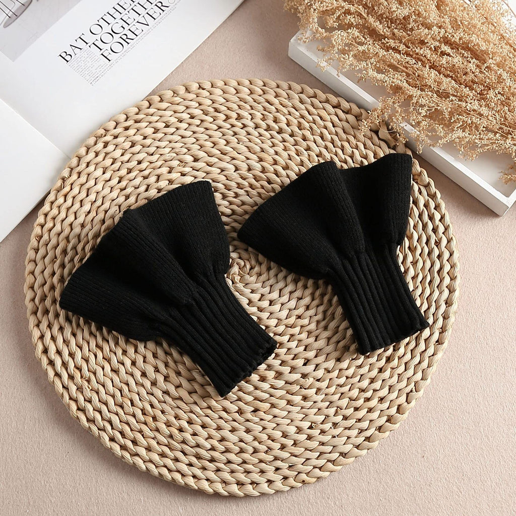 Two pairs Knitted yarn cuffs for autumn and winter, warm accessories,  elastic base, decorative fake sleeves(black）
