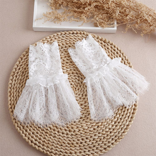 4pcs  gloves with white sleeves and women's sexy lace elastic bracelet cuffs, suitable for role-playing, weddings, tea parties, and masquerade parties.  White